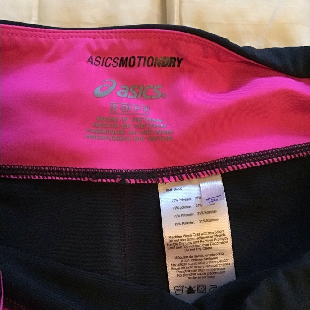 ASICS Low Cut Performance Shorts - Picture 3 of 3